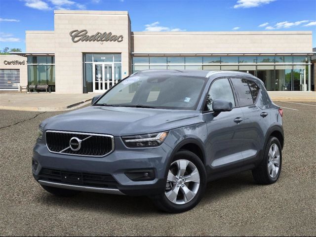 2021 Volvo XC40 Momentum