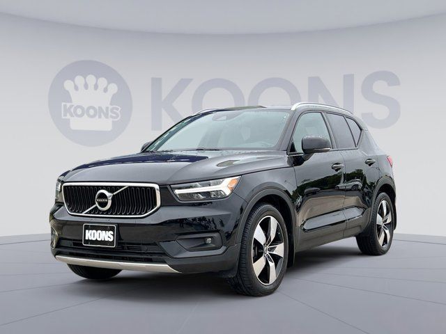 2021 Volvo XC40 Momentum