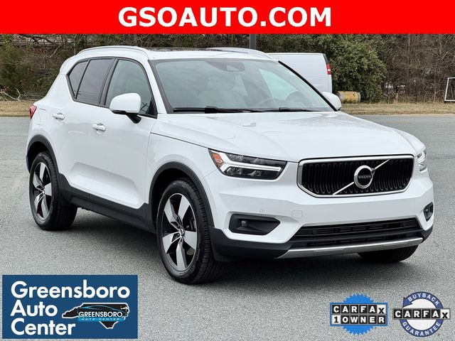 2021 Volvo XC40 Momentum