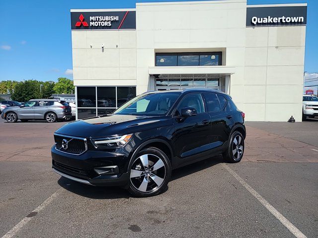 2021 Volvo XC40 Momentum