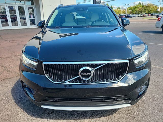 2021 Volvo XC40 Momentum