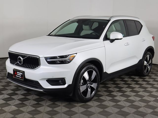 2021 Volvo XC40 Momentum