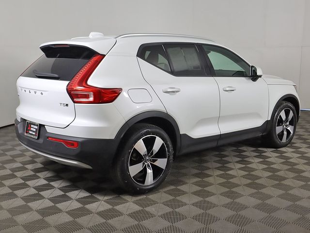 2021 Volvo XC40 Momentum