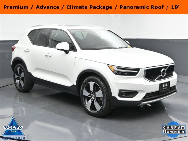 2021 Volvo XC40 Momentum