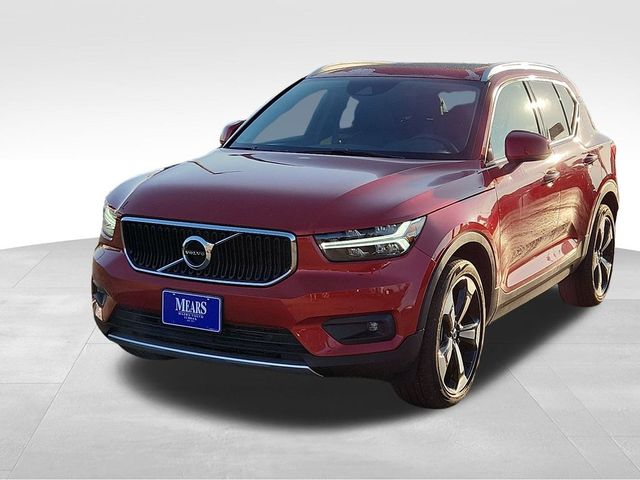 2021 Volvo XC40 Momentum