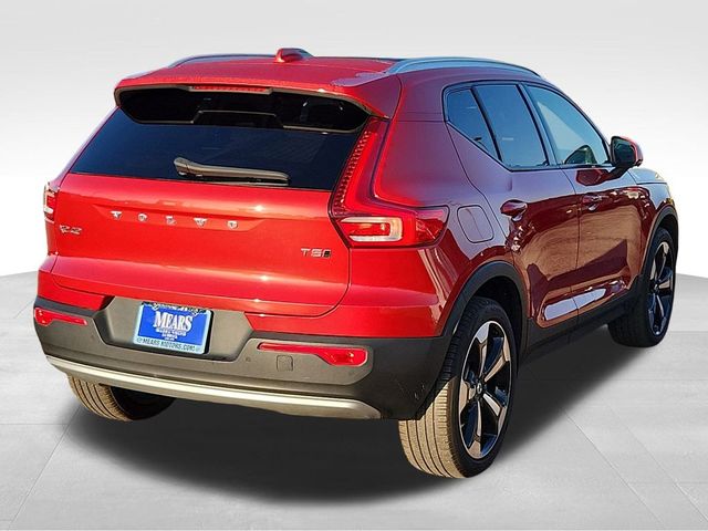 2021 Volvo XC40 Momentum