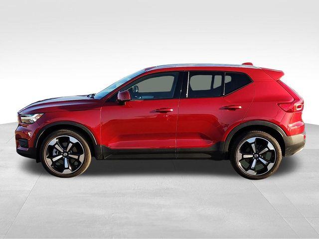 2021 Volvo XC40 Momentum