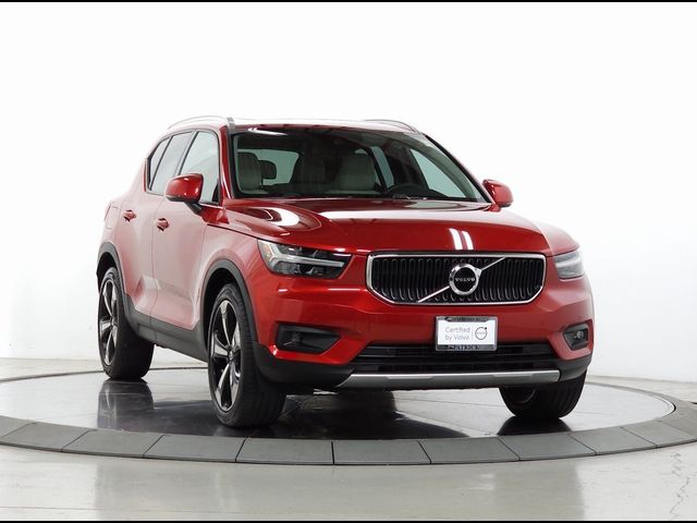 2021 Volvo XC40 Momentum