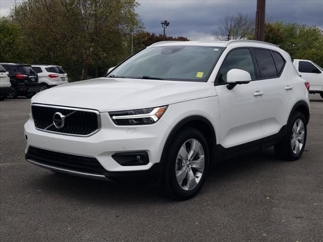 2021 Volvo XC40 Momentum