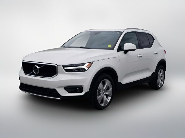 2021 Volvo XC40 Momentum