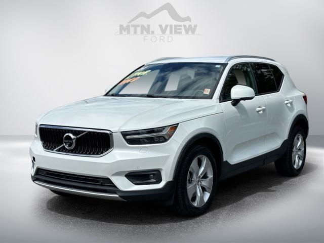 2021 Volvo XC40 Momentum