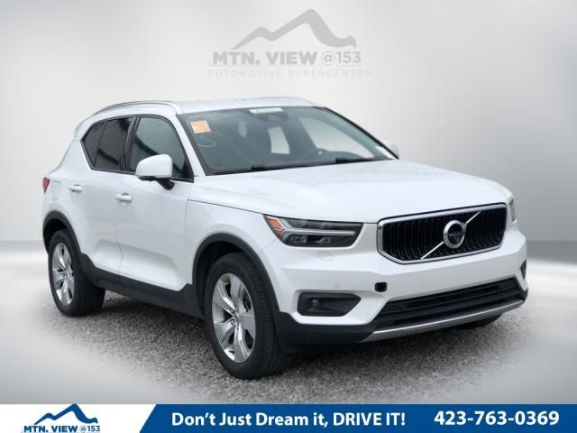 2021 Volvo XC40 Momentum