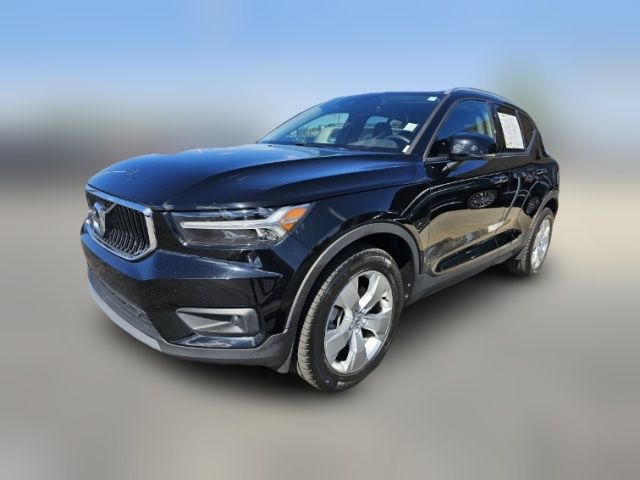 2021 Volvo XC40 Momentum