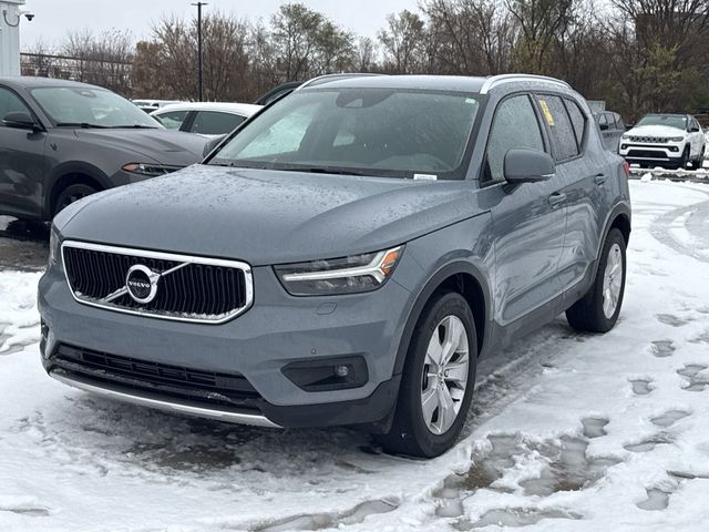 2021 Volvo XC40 Momentum