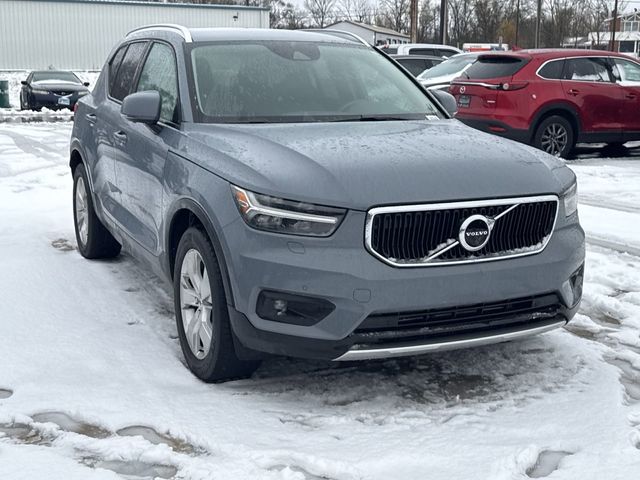 2021 Volvo XC40 Momentum