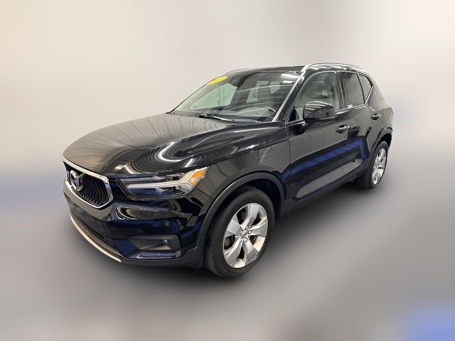 2021 Volvo XC40 Momentum