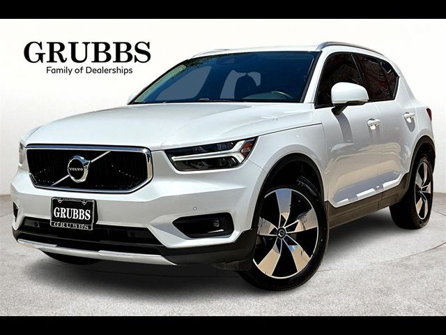 2021 Volvo XC40 Momentum