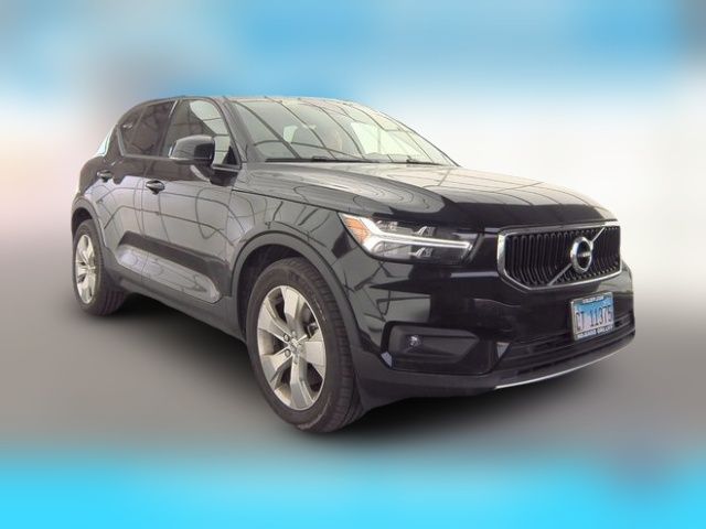 2021 Volvo XC40 Momentum