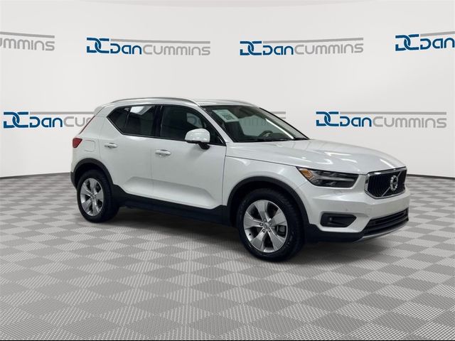 2021 Volvo XC40 Momentum