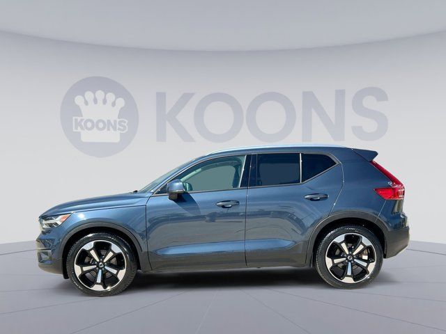 2021 Volvo XC40 Momentum