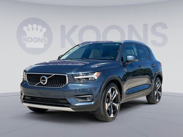 2021 Volvo XC40 Momentum