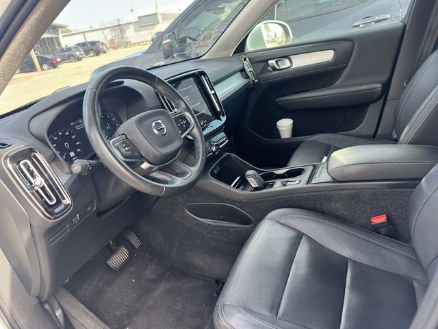 2021 Volvo XC40 Momentum