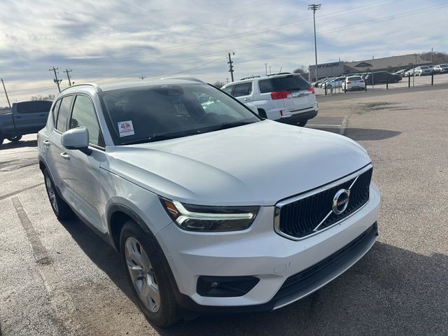 2021 Volvo XC40 Momentum