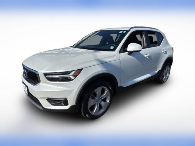 2021 Volvo XC40 Momentum