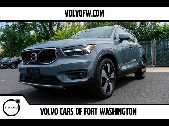 2021 Volvo XC40 Momentum