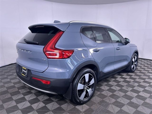 2021 Volvo XC40 Momentum