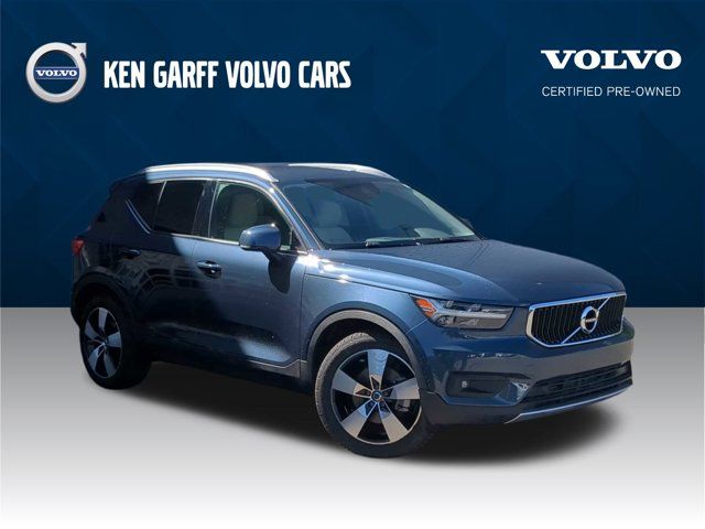 2021 Volvo XC40 Momentum