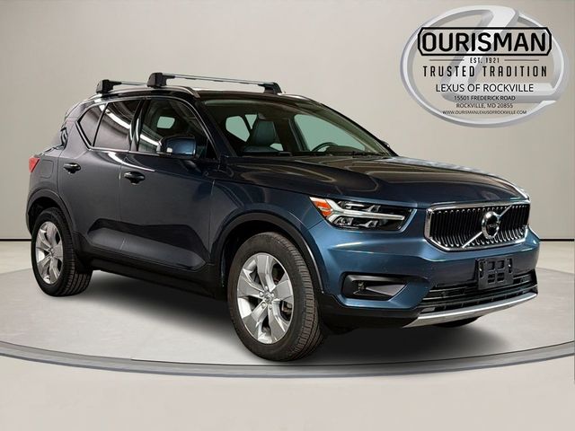 2021 Volvo XC40 Momentum