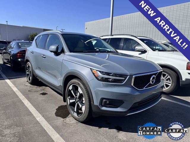 2021 Volvo XC40 Momentum