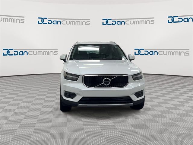 2021 Volvo XC40 Momentum