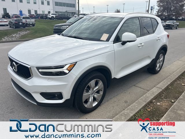 2021 Volvo XC40 Momentum