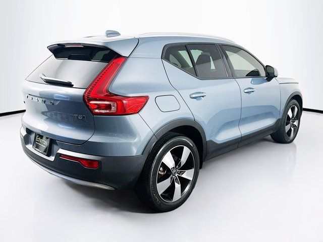 2021 Volvo XC40 Momentum