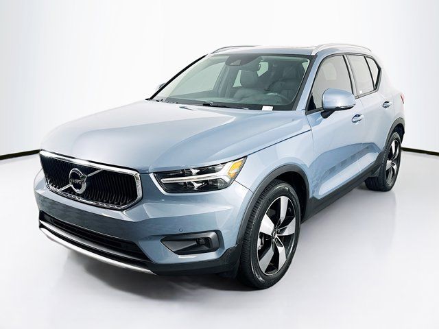 2021 Volvo XC40 Momentum