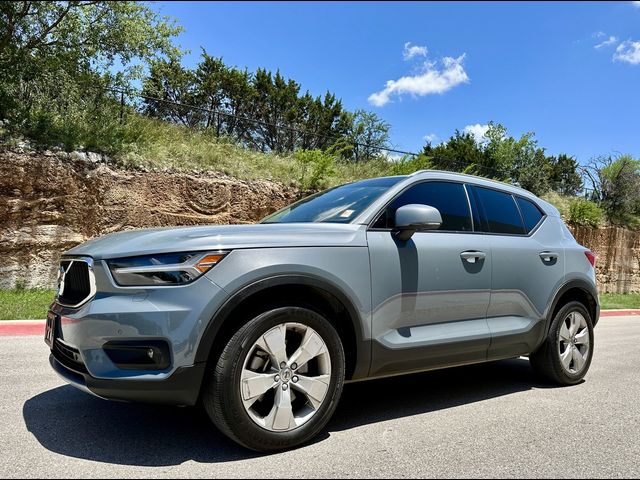 2021 Volvo XC40 Momentum