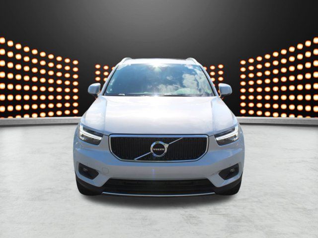 2021 Volvo XC40 Momentum