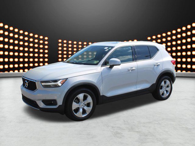 2021 Volvo XC40 Momentum