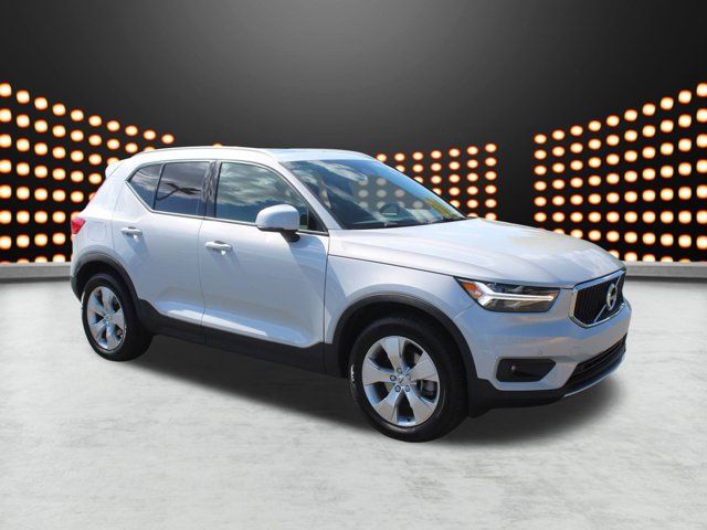 2021 Volvo XC40 Momentum