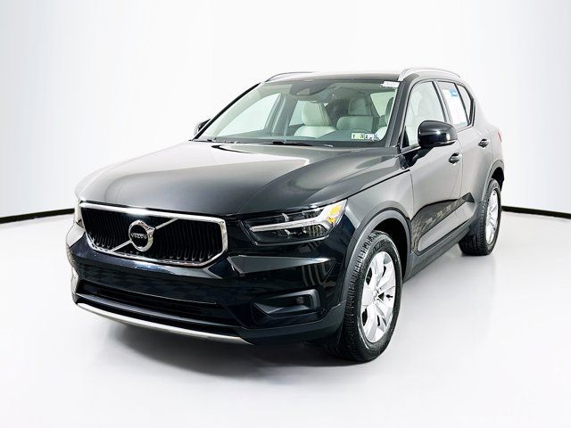 2021 Volvo XC40 Momentum