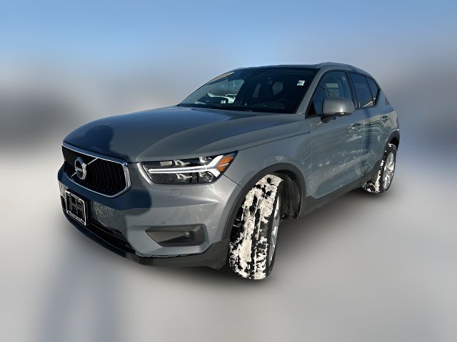 2021 Volvo XC40 Momentum