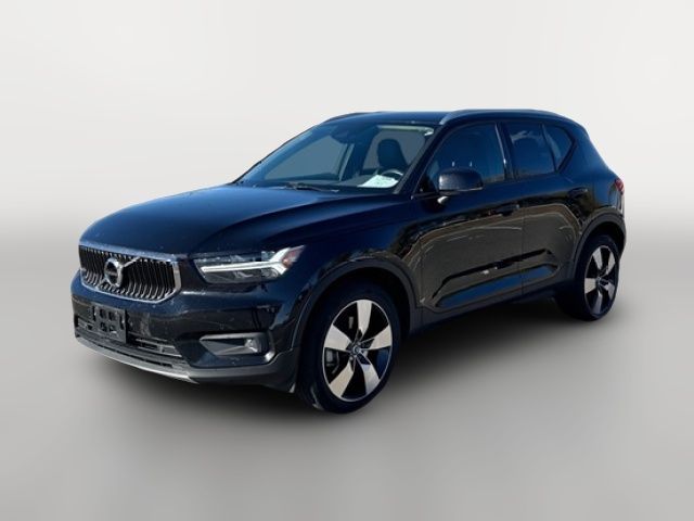 2021 Volvo XC40 Momentum