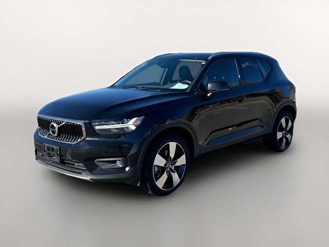 2021 Volvo XC40 Momentum