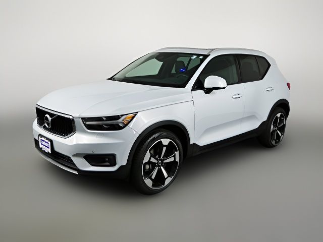 2021 Volvo XC40 Momentum