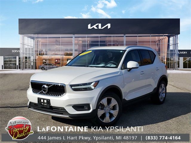 2021 Volvo XC40 Momentum