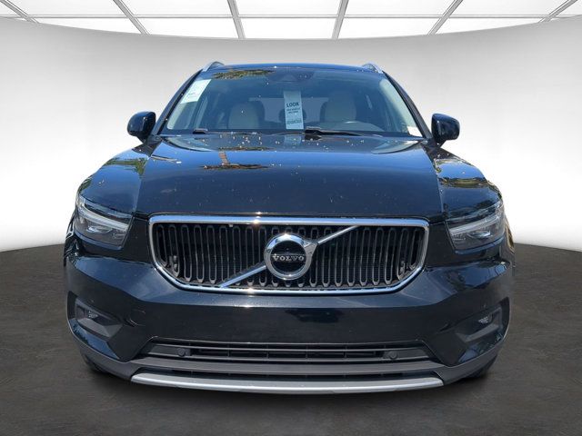 2021 Volvo XC40 Momentum