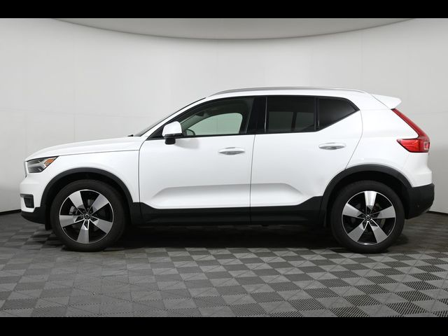 2021 Volvo XC40 Momentum