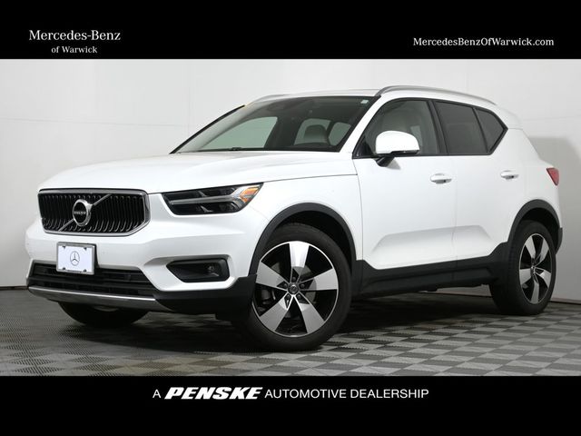 2021 Volvo XC40 Momentum